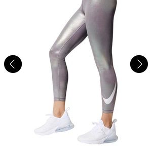 NWT Sold out Nike Pro Gunsmoke Iridescent 7/8 Leggings Shine Activewear